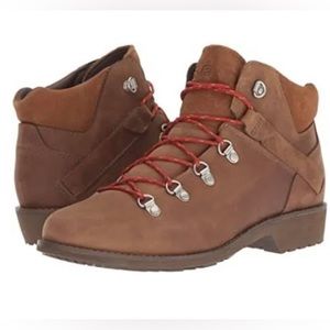 NWOT Teva Women’s De La Vina Dos Alpines Low Fashion Boot